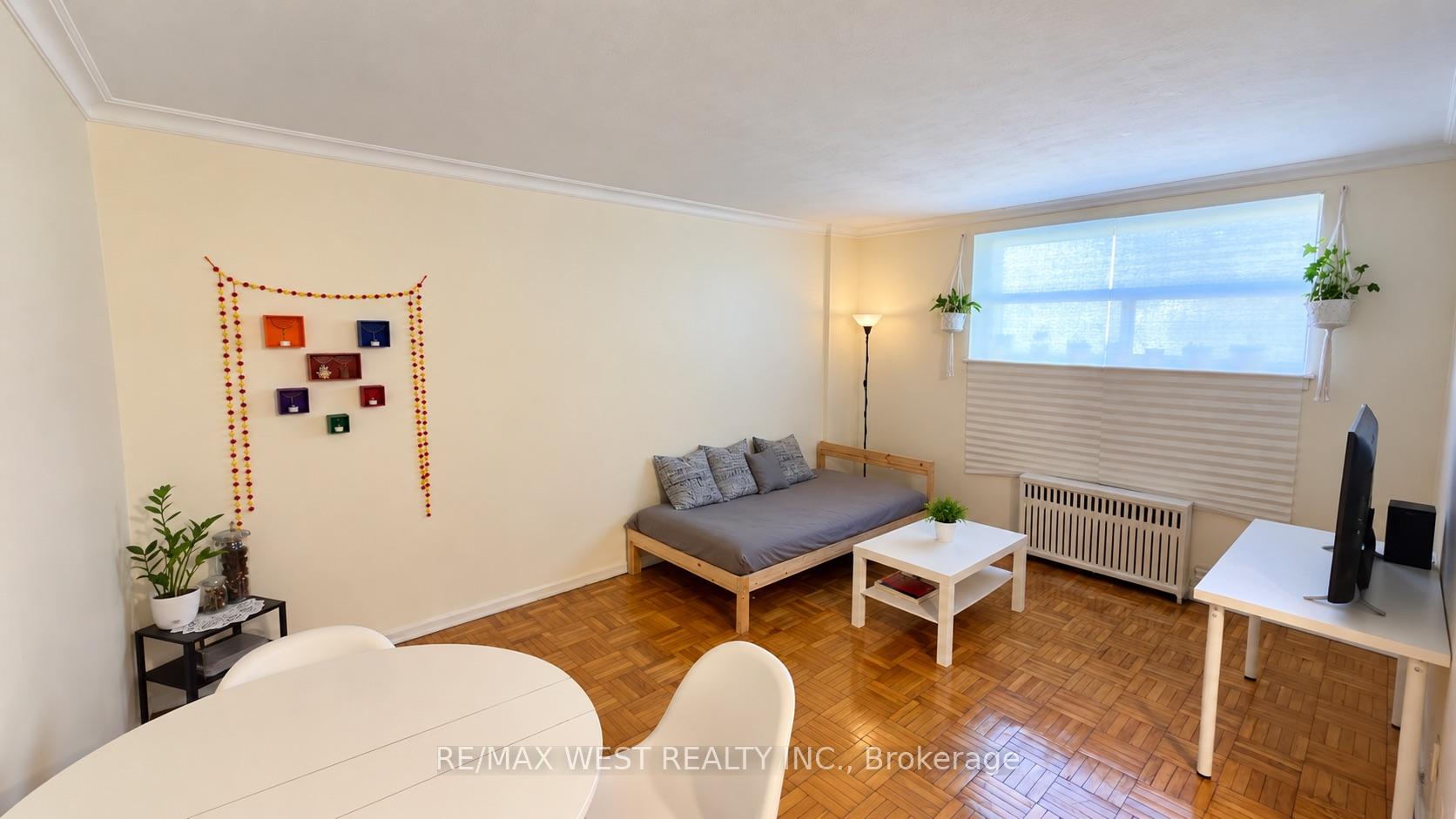 Photo 1 of Unit 29, 10 Crown Hill Place, Etobicoke, Stonegate-Queensway — HOMEH