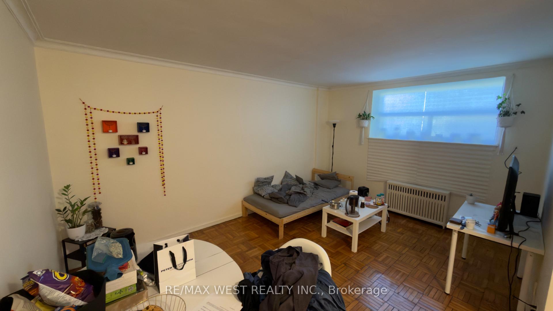 Photo 2 of Unit 29, 10 Crown Hill Place, Etobicoke, Stonegate-Queensway — HOMEH