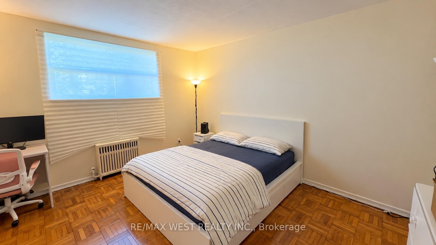 Photo 7 of Unit 29, 10 Crown Hill Place, Etobicoke, Stonegate-Queensway — HOMEH