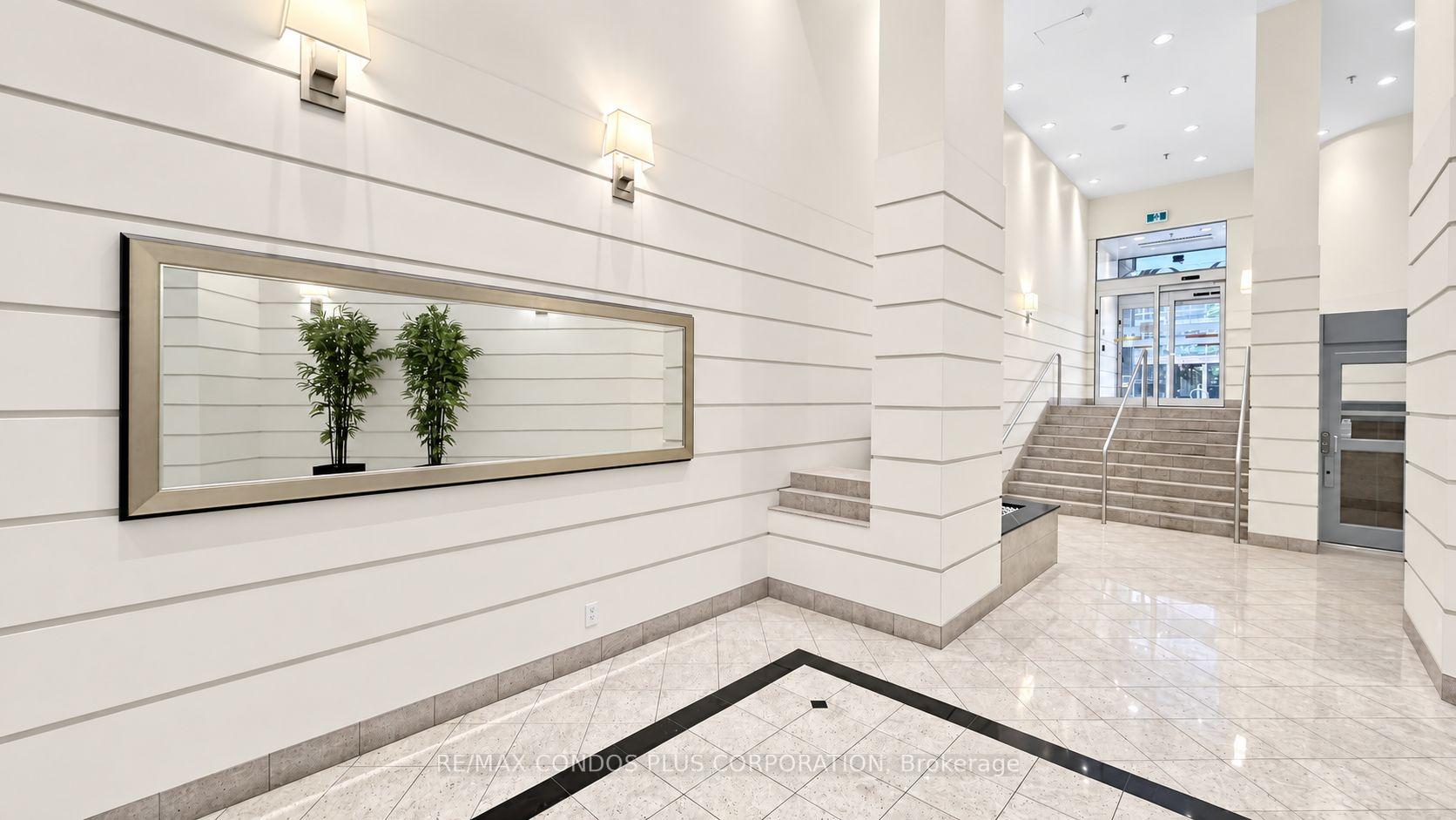 Photo 3 of Unit 702, 717 Bay Street, Toronto, Bay Street Corridor — HOMEH