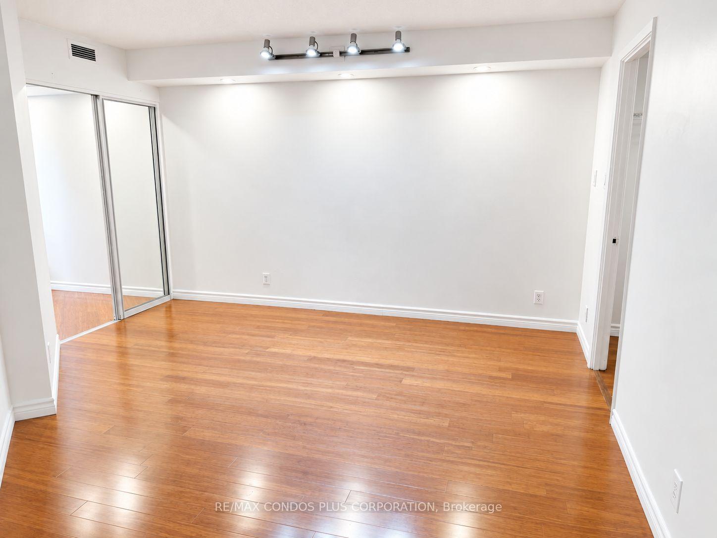 Photo 28 of Unit 702, 717 Bay Street, Toronto, Bay Street Corridor — HOMEH