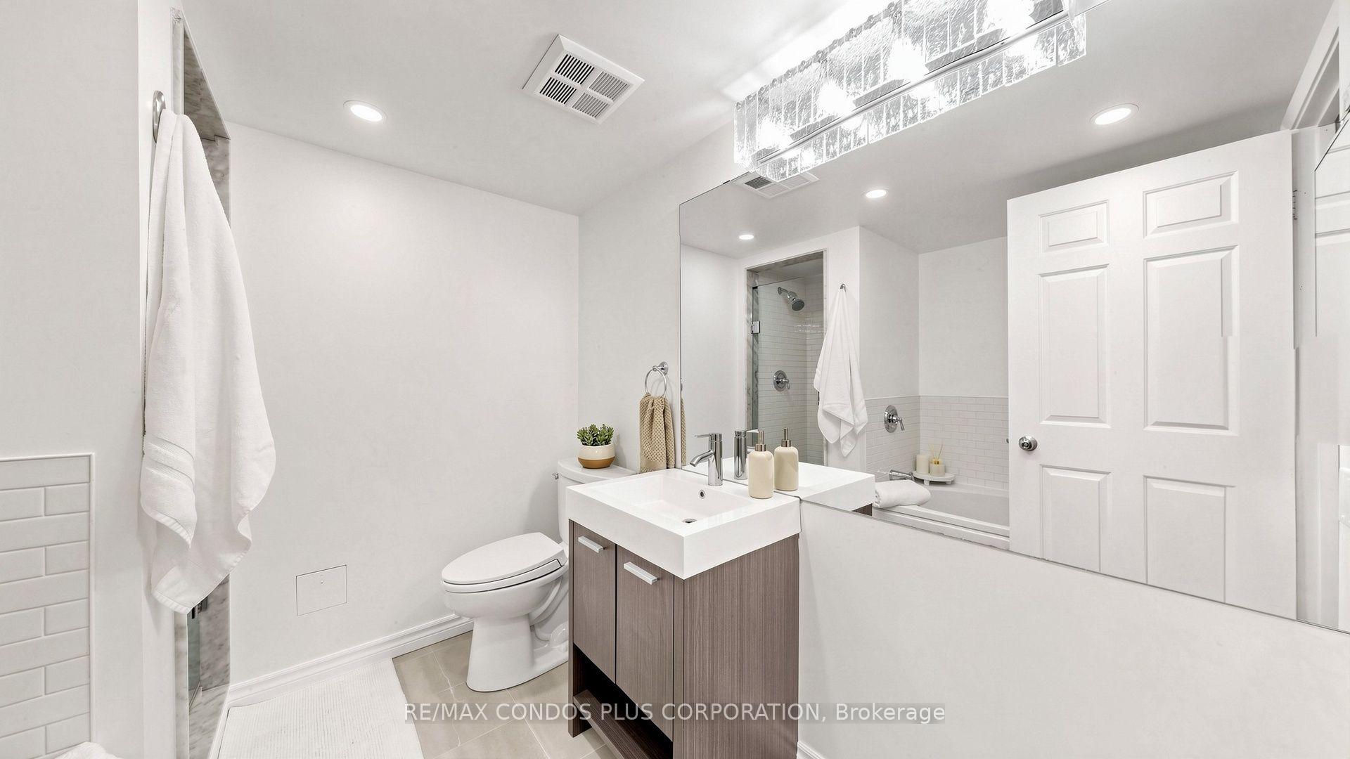 Photo 36 of Unit 702, 717 Bay Street, Toronto, Bay Street Corridor — HOMEH