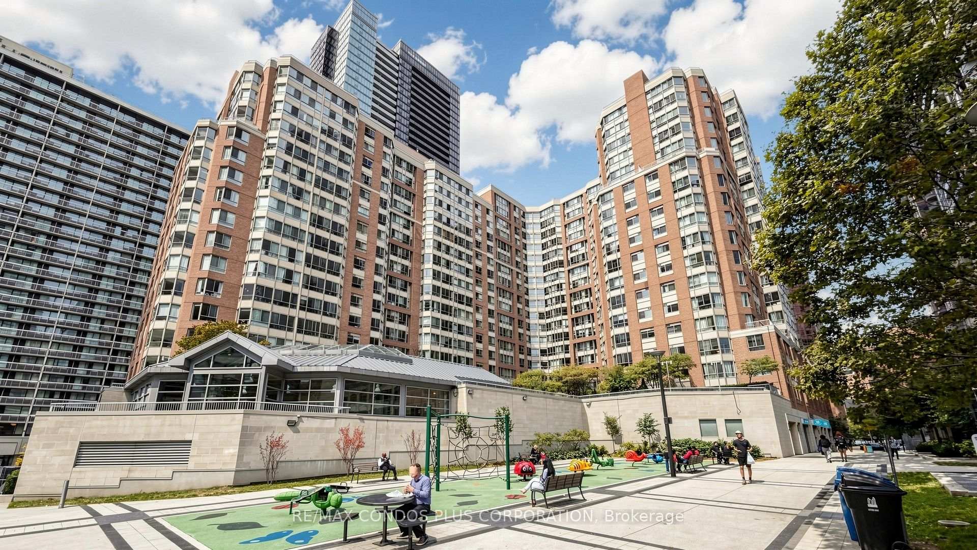 Photo 55 of Unit 702, 717 Bay Street, Toronto, Bay Street Corridor — HOMEH