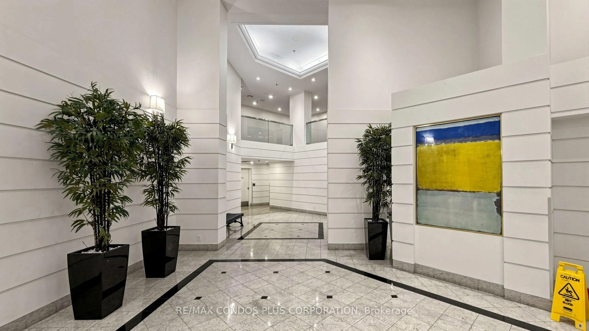 Photo 6 of Unit 702, 717 Bay Street, Toronto, Bay Street Corridor — HOMEH