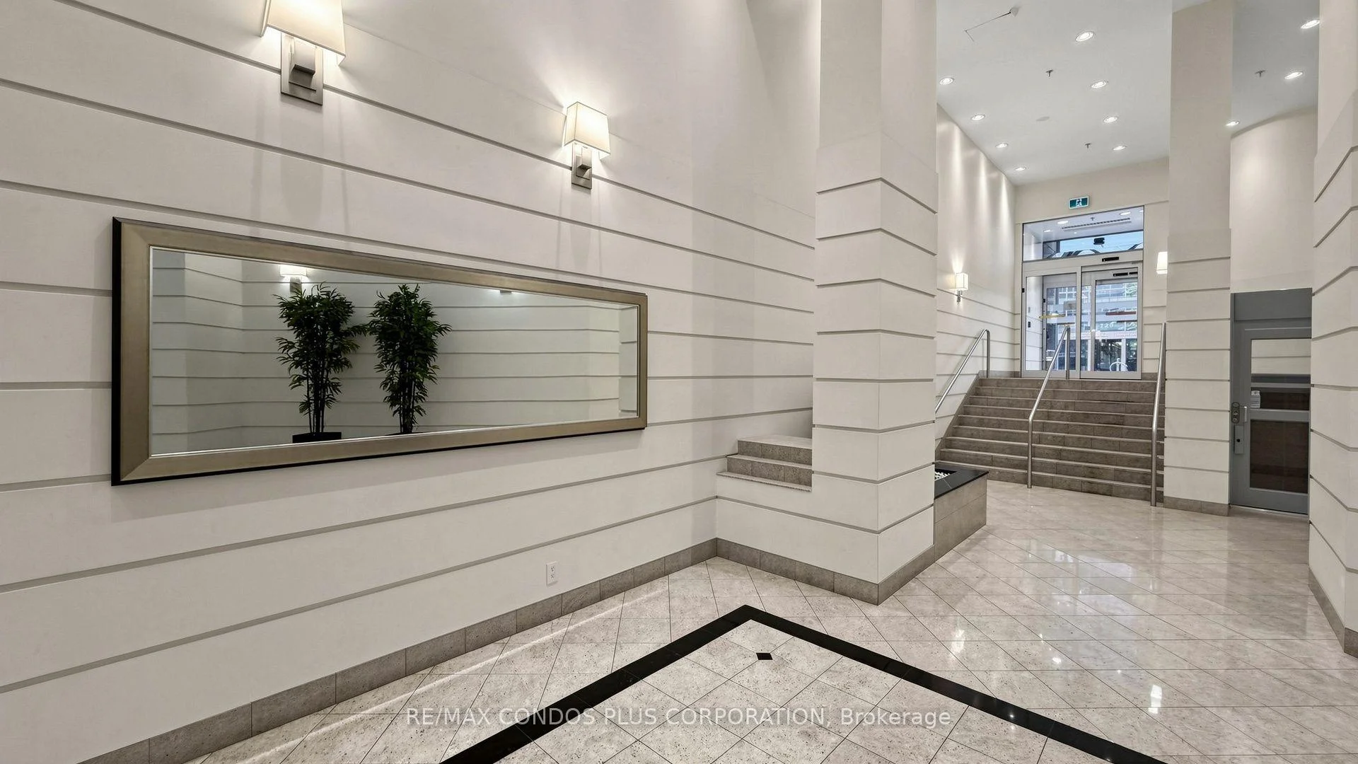 Photo 7 of Unit 702, 717 Bay Street, Toronto, Bay Street Corridor — HOMEH