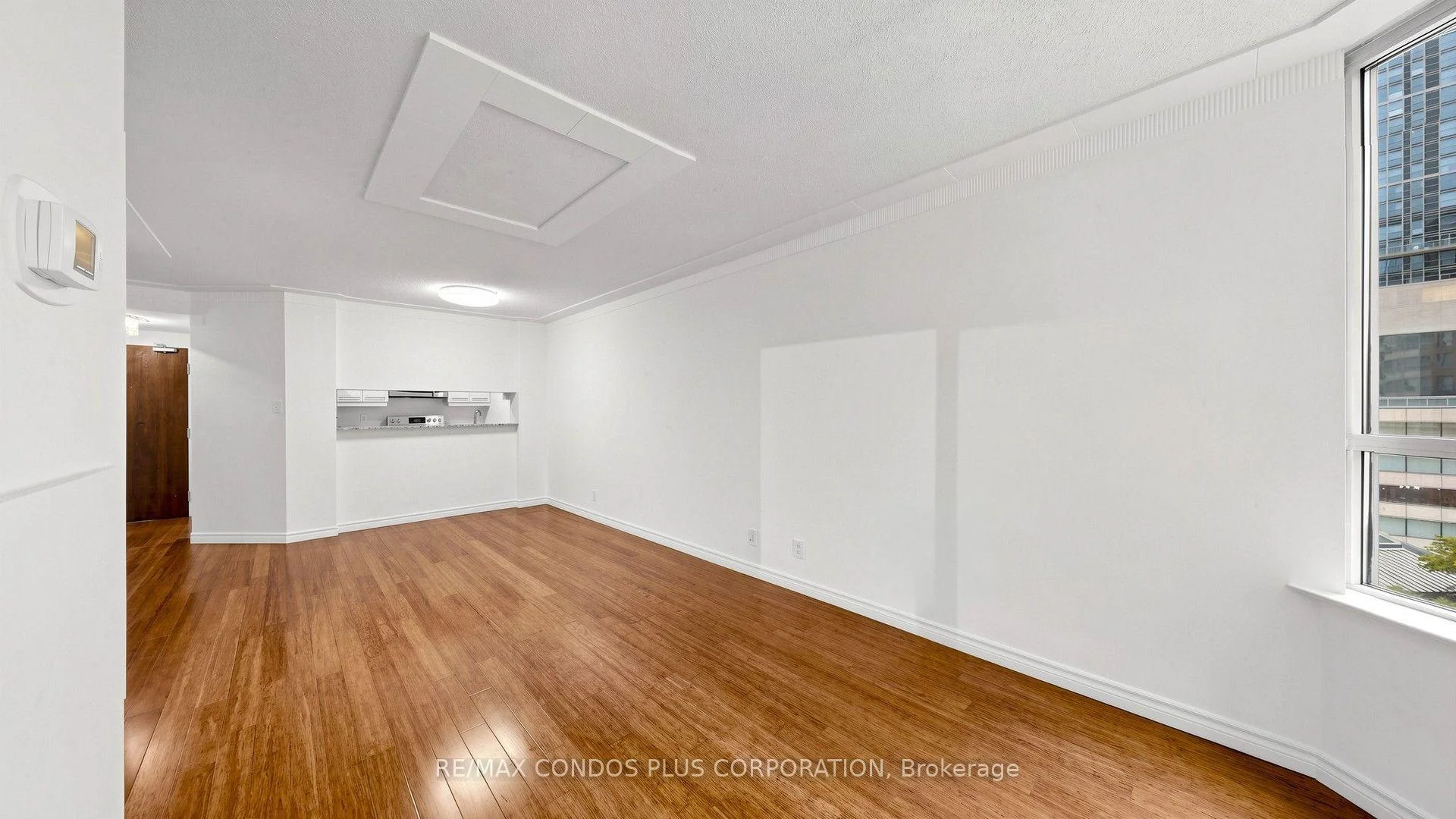 Photo 22 of Unit 702, 717 Bay Street, Toronto, Bay Street Corridor — HOMEH