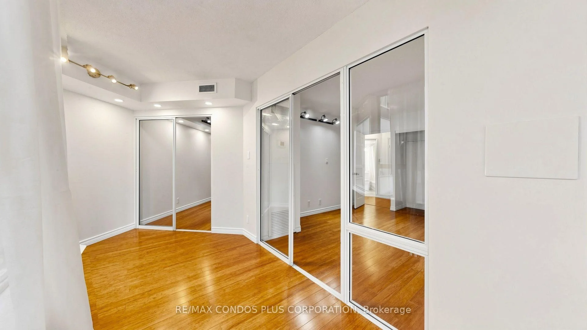 Photo 50 of Unit 702, 717 Bay Street, Toronto, Bay Street Corridor — HOMEH