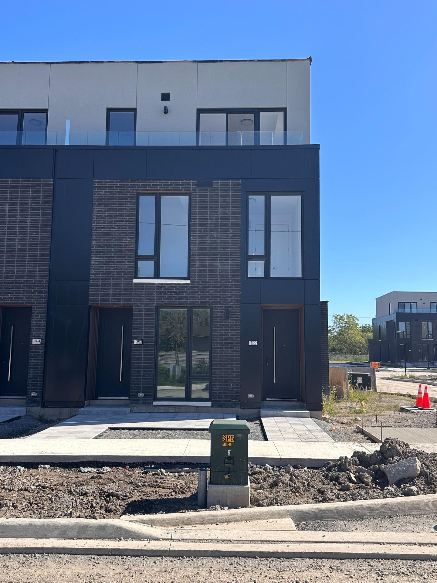 Photo 1 of 200 Ellis Avenue, St. Catharines, Oakdale — HOMEH