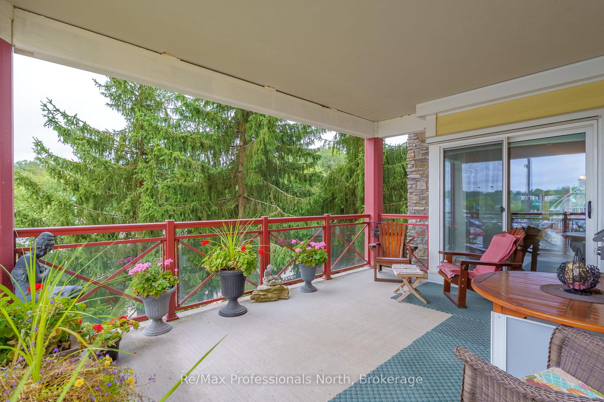 Photo 3 of Unit 207, 110 Steamship Bay Road, Gravenhurst, Muskoka (S) — HOMEH