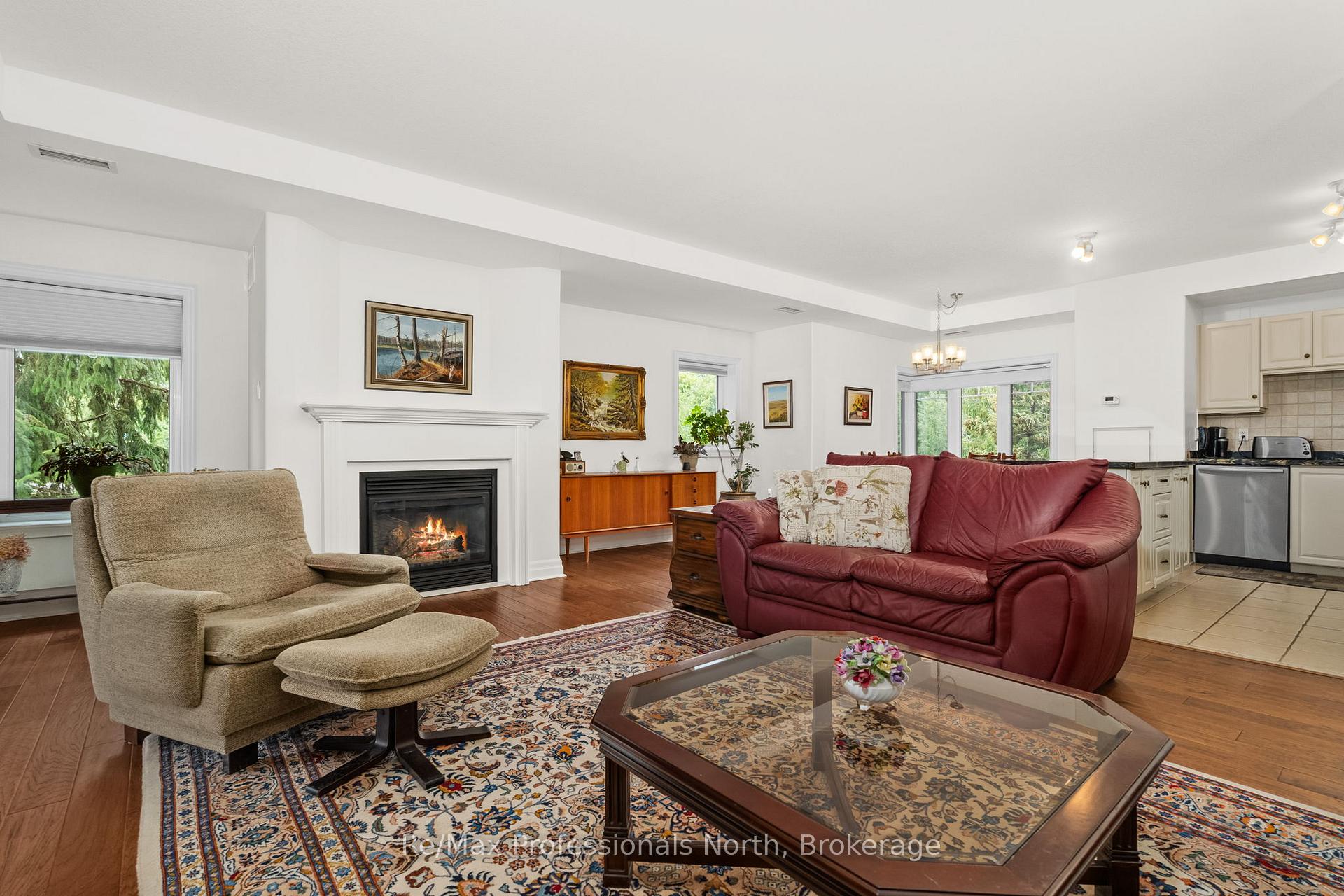 Photo 4 of Unit 207, 110 Steamship Bay Road, Gravenhurst, Muskoka (S) — HOMEH