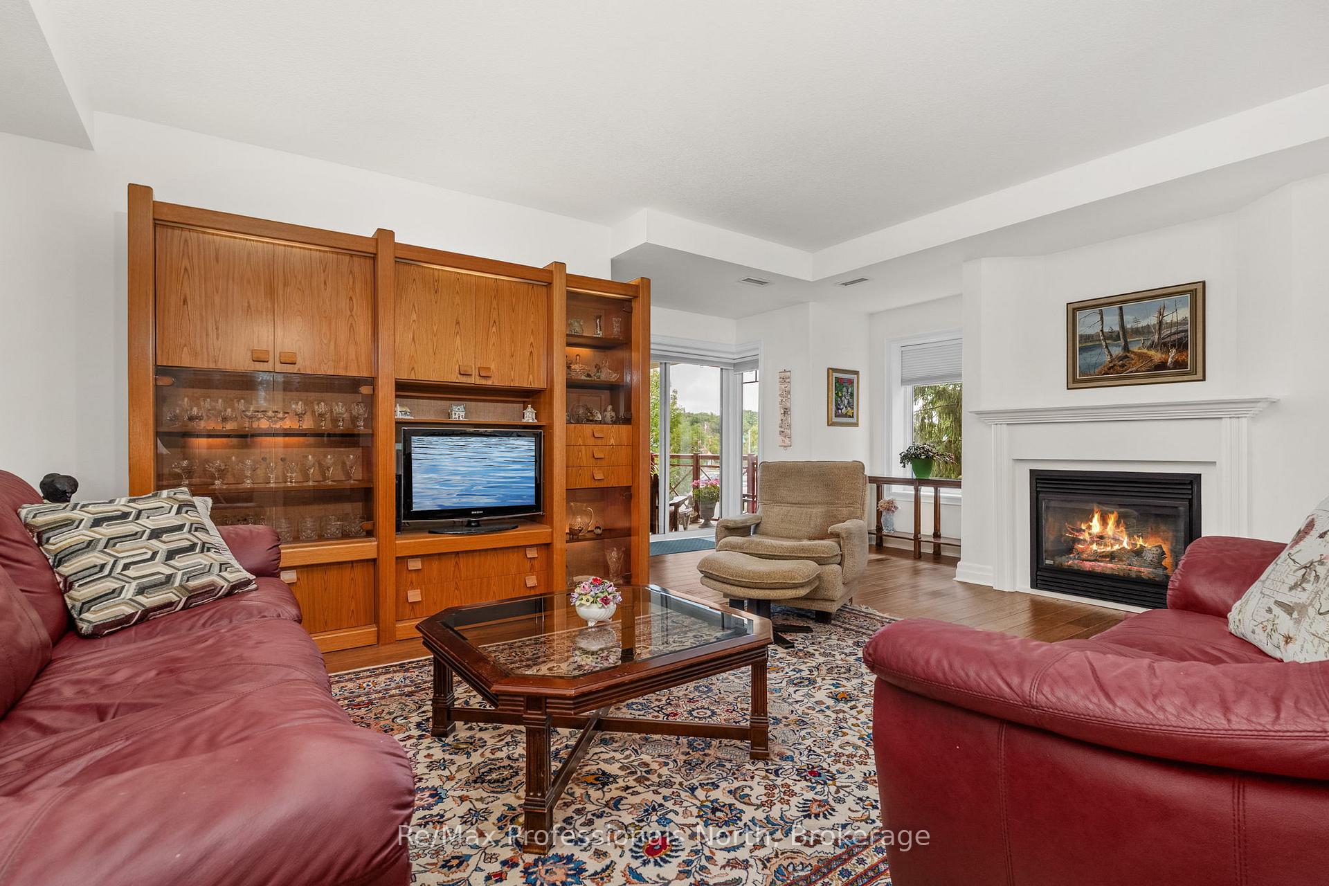 Photo 6 of Unit 207, 110 Steamship Bay Road, Gravenhurst, Muskoka (S) — HOMEH
