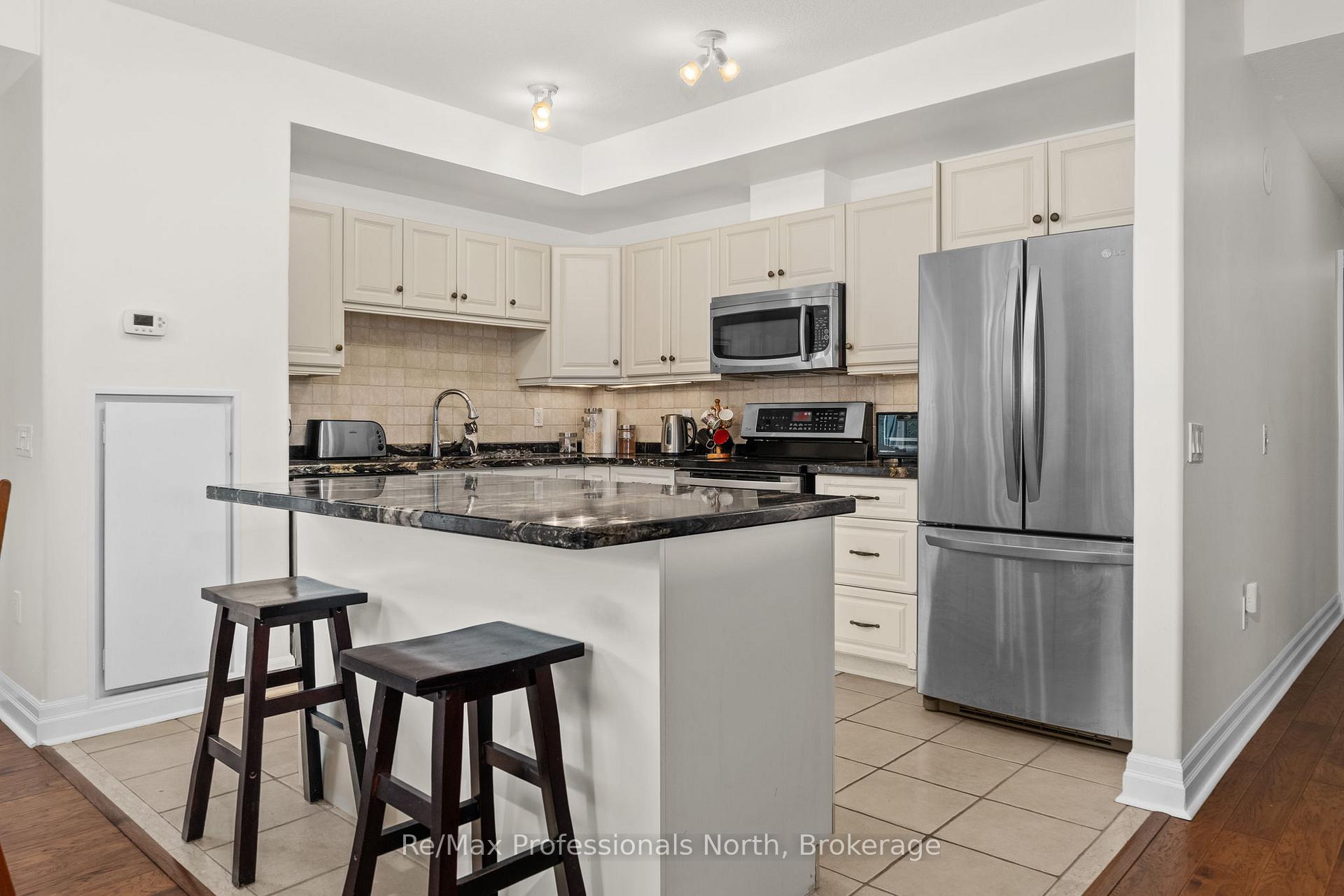 Photo 8 of Unit 207, 110 Steamship Bay Road, Gravenhurst, Muskoka (S) — HOMEH
