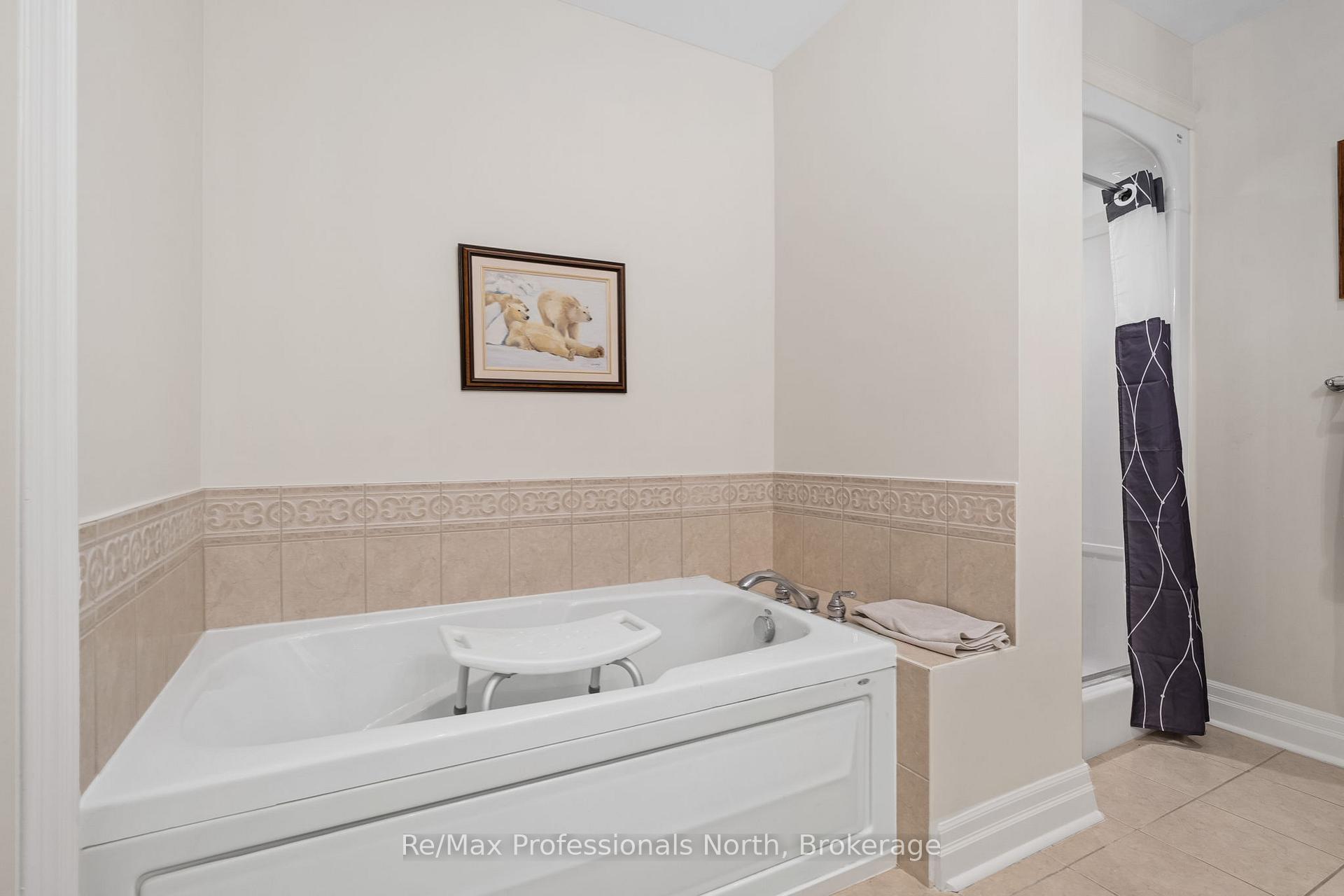 Photo 15 of Unit 207, 110 Steamship Bay Road, Gravenhurst, Muskoka (S) — HOMEH