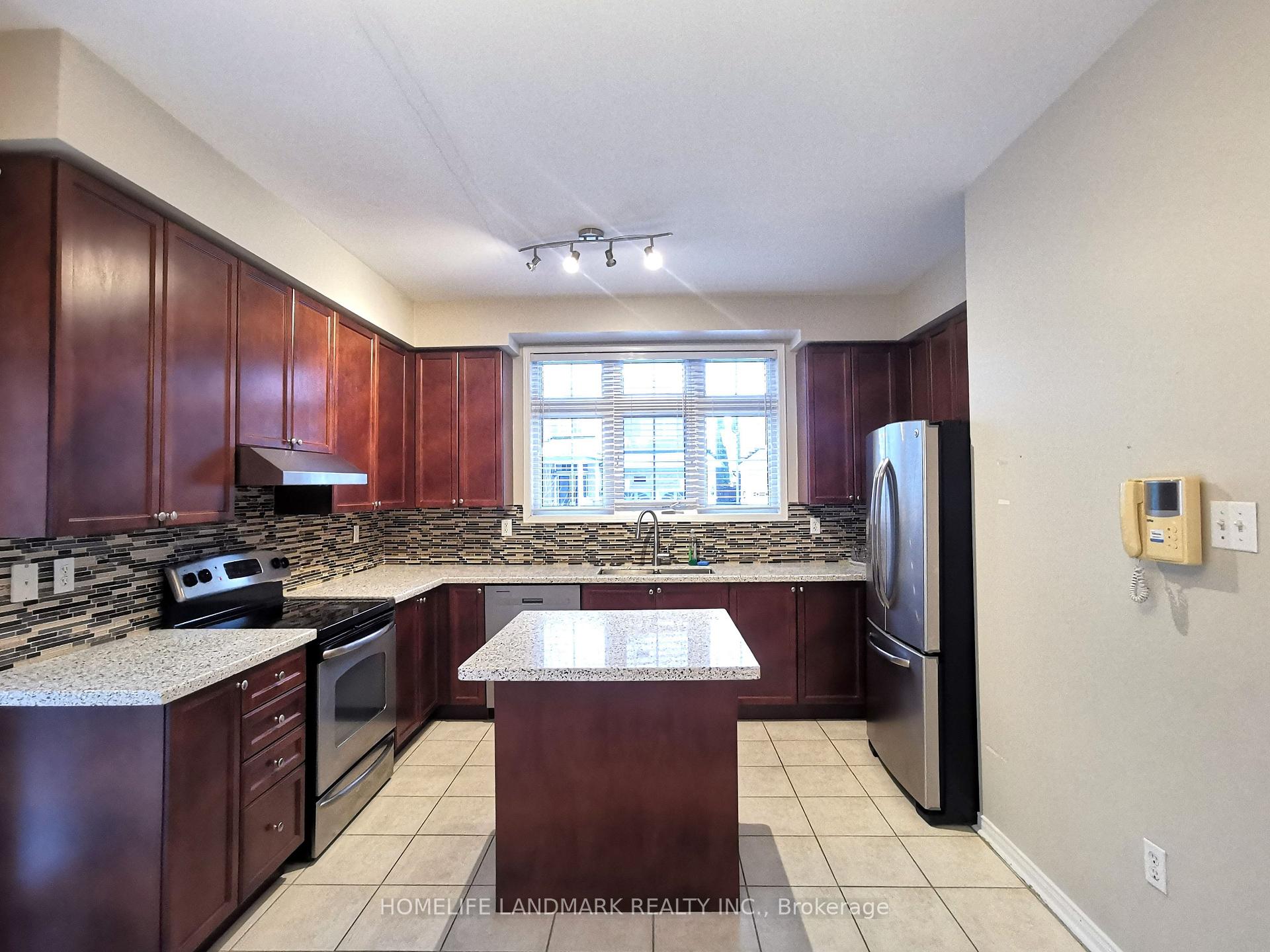 Photo 3 of 631 Fred Mclaren Boulevard, Markham, Wismer — HOMEH