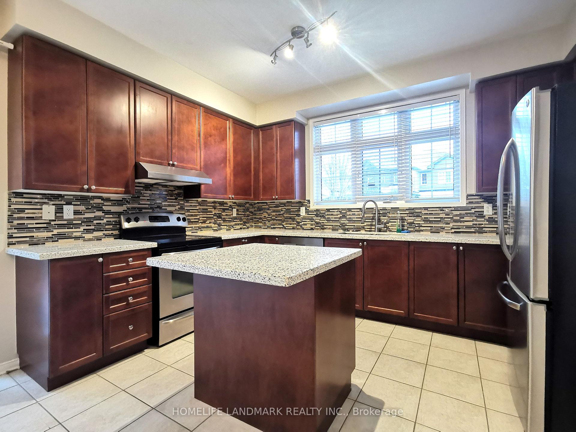 Photo 4 of 631 Fred Mclaren Boulevard, Markham, Wismer — HOMEH