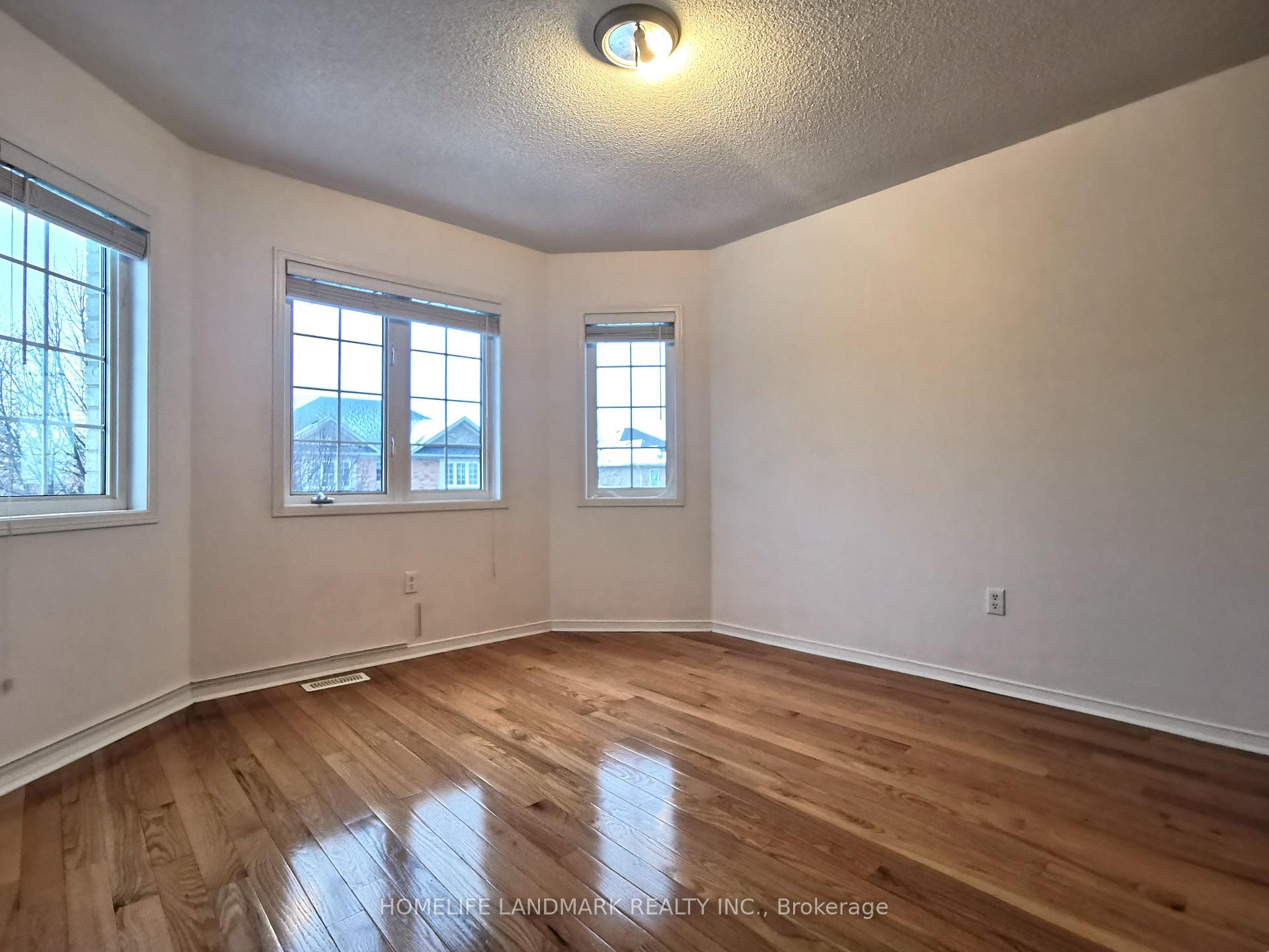 Photo 15 of 631 Fred Mclaren Boulevard, Markham, Wismer — HOMEH