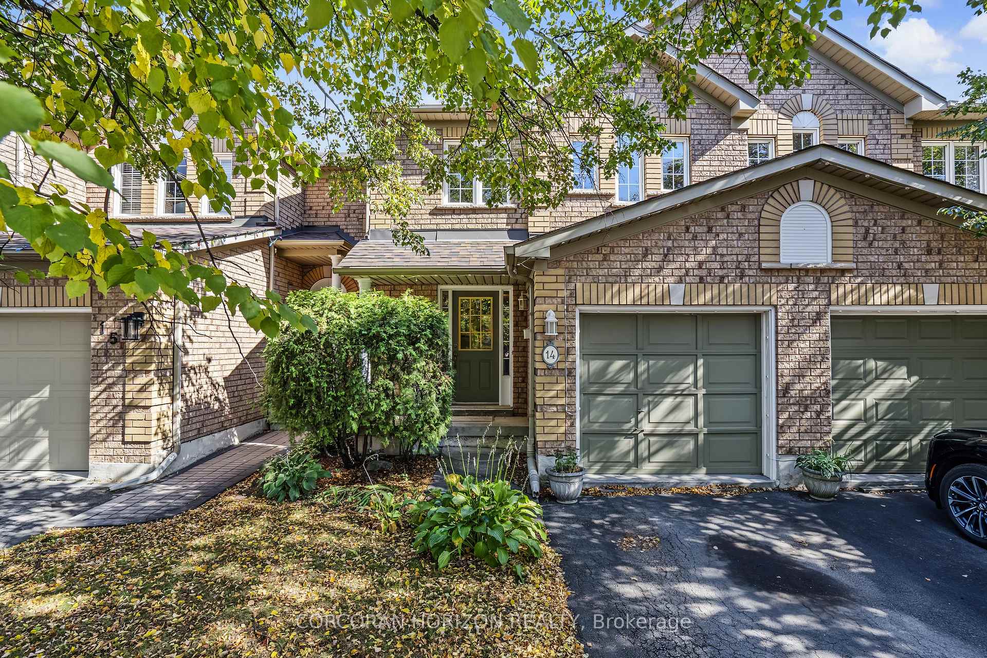 Photo of Unit 14, 2871 Darien Road
