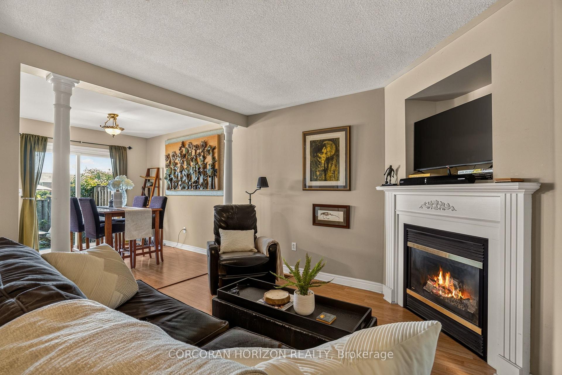 Photo 2 of Unit 14, 2871 Darien Road, Burlington, Rose — HOMEH