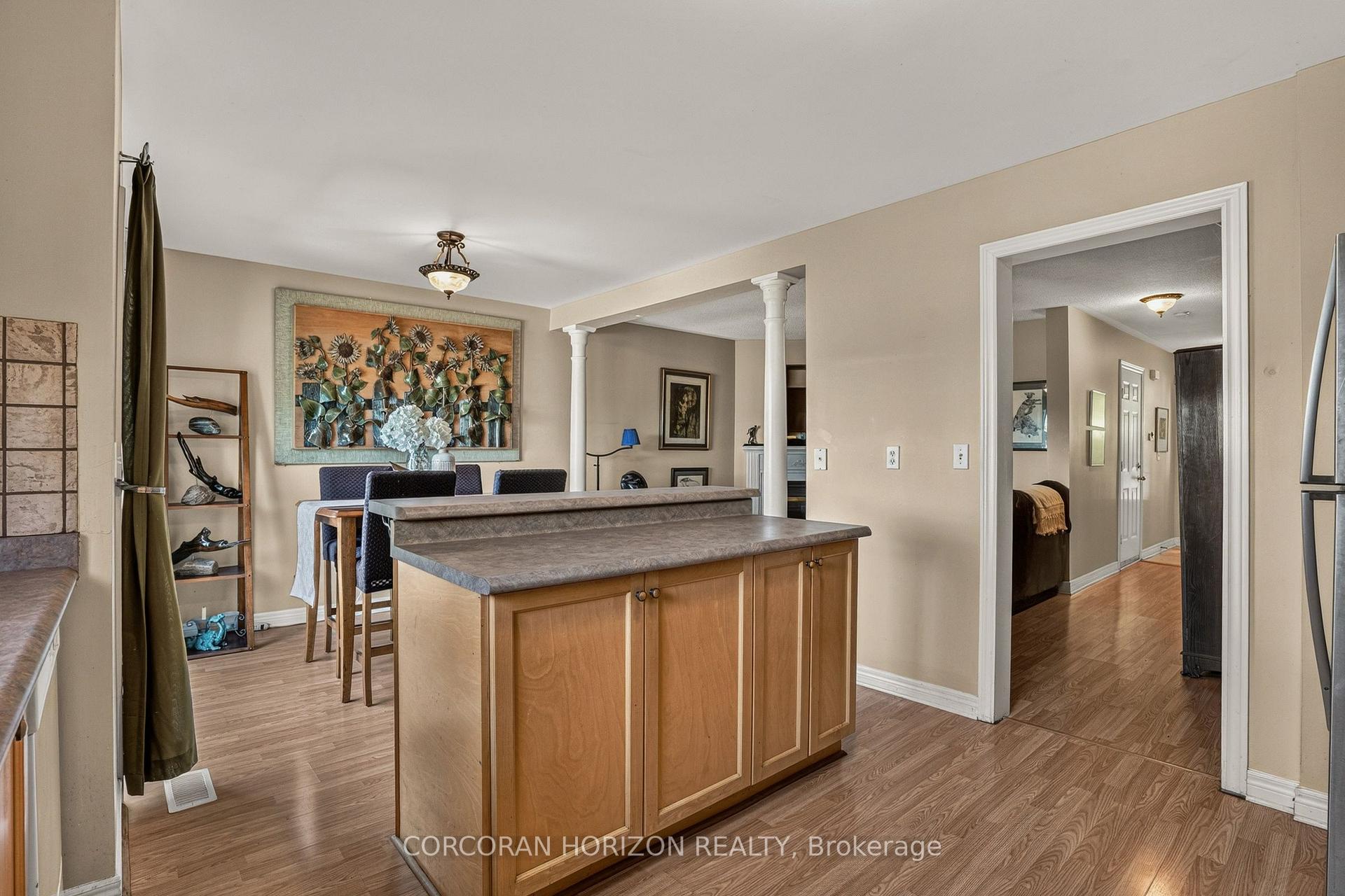 Photo 10 of Unit 14, 2871 Darien Road, Burlington, Rose — HOMEH