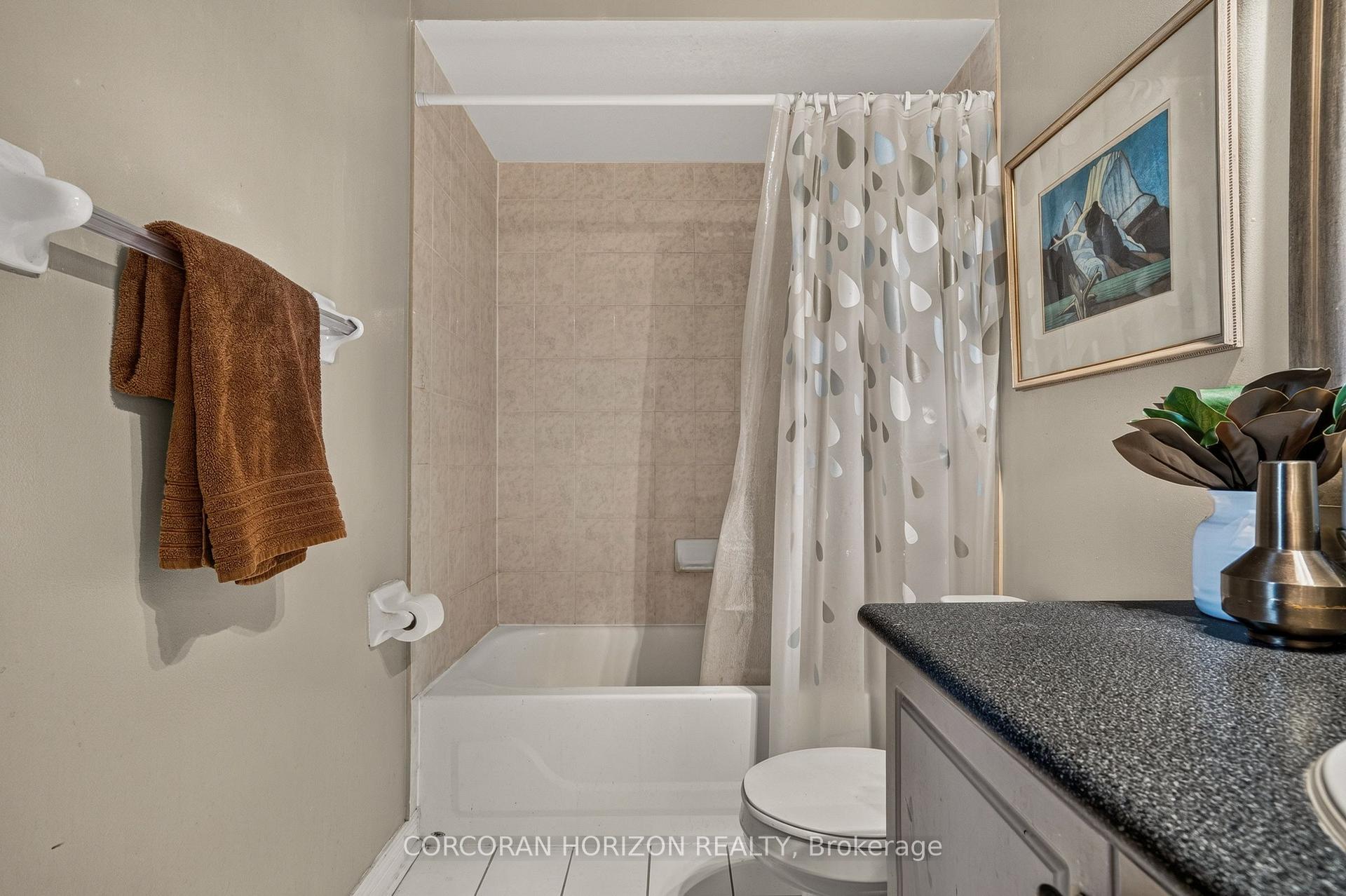 Photo 16 of Unit 14, 2871 Darien Road, Burlington, Rose — HOMEH