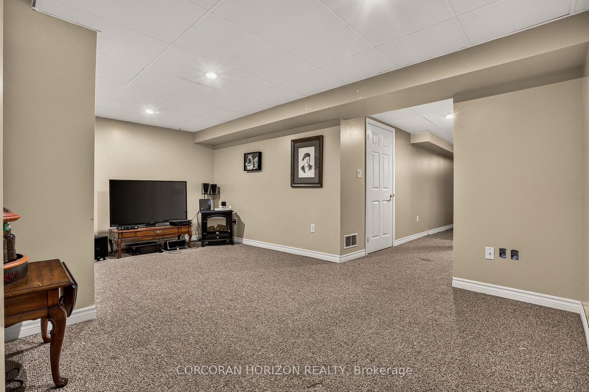Photo 21 of Unit 14, 2871 Darien Road, Burlington, Rose — HOMEH