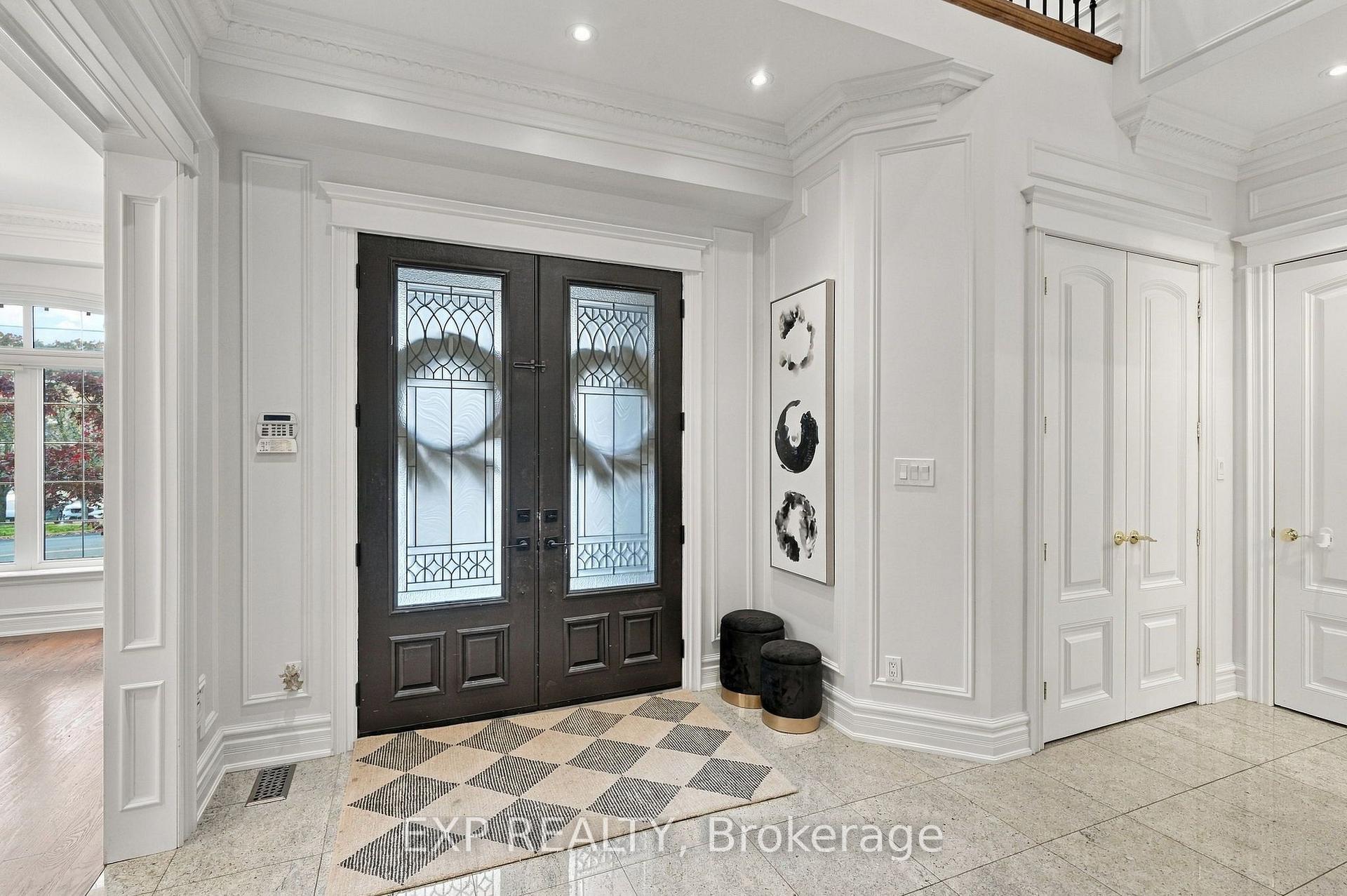 Photo 3 of 412 Manhattan Drive, Markham, Unionville — HOMEH