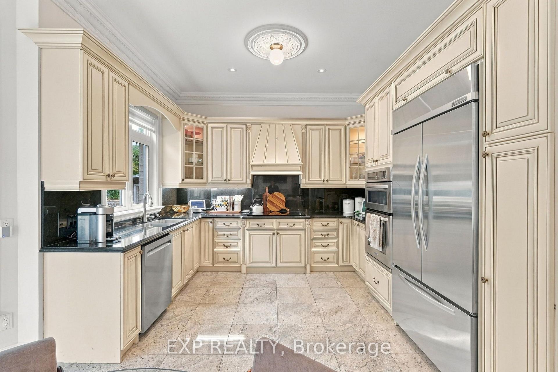 Photo 7 of 412 Manhattan Drive, Markham, Unionville — HOMEH