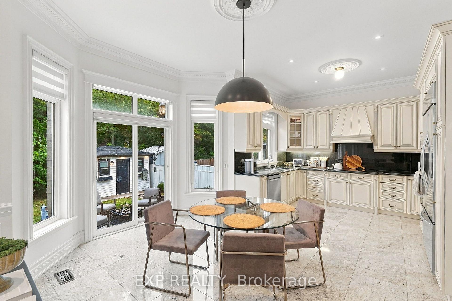 Photo 8 of 412 Manhattan Drive, Markham, Unionville — HOMEH