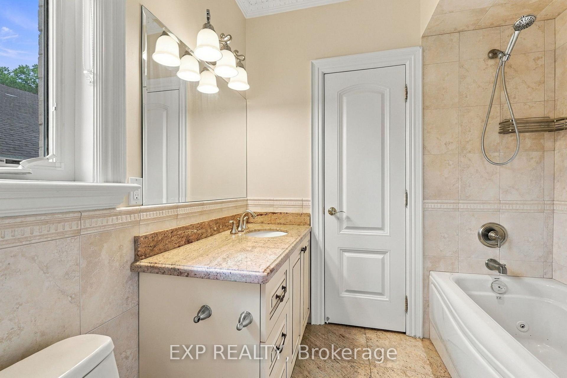 Photo 17 of 412 Manhattan Drive, Markham, Unionville — HOMEH