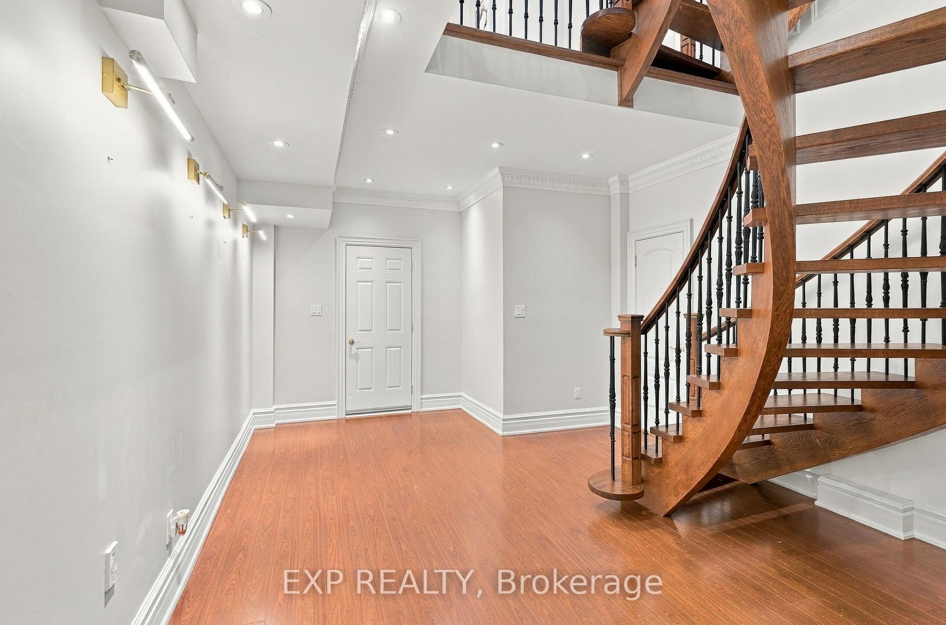Photo 20 of 412 Manhattan Drive, Markham, Unionville — HOMEH