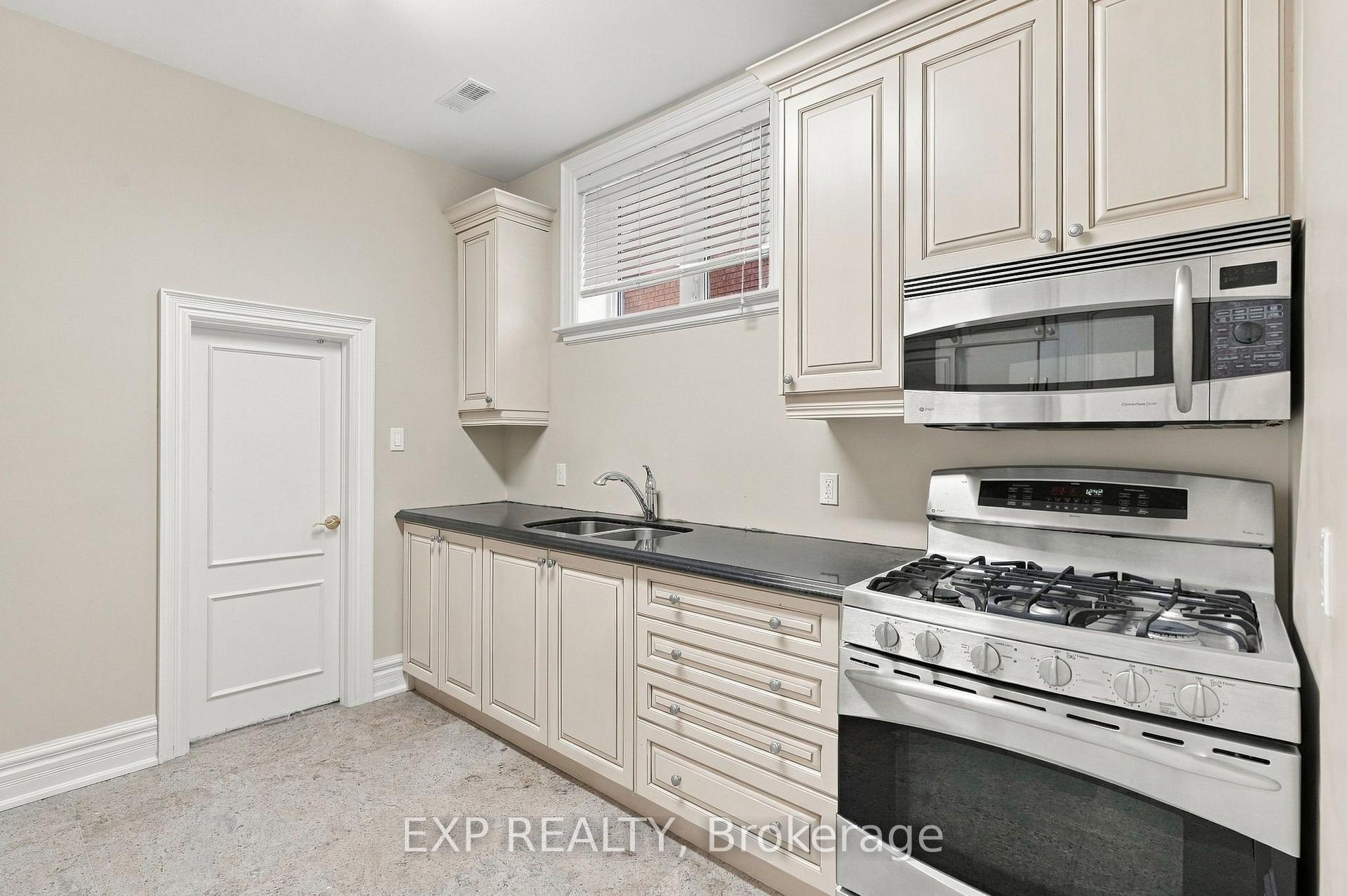 Photo 22 of 412 Manhattan Drive, Markham, Unionville — HOMEH