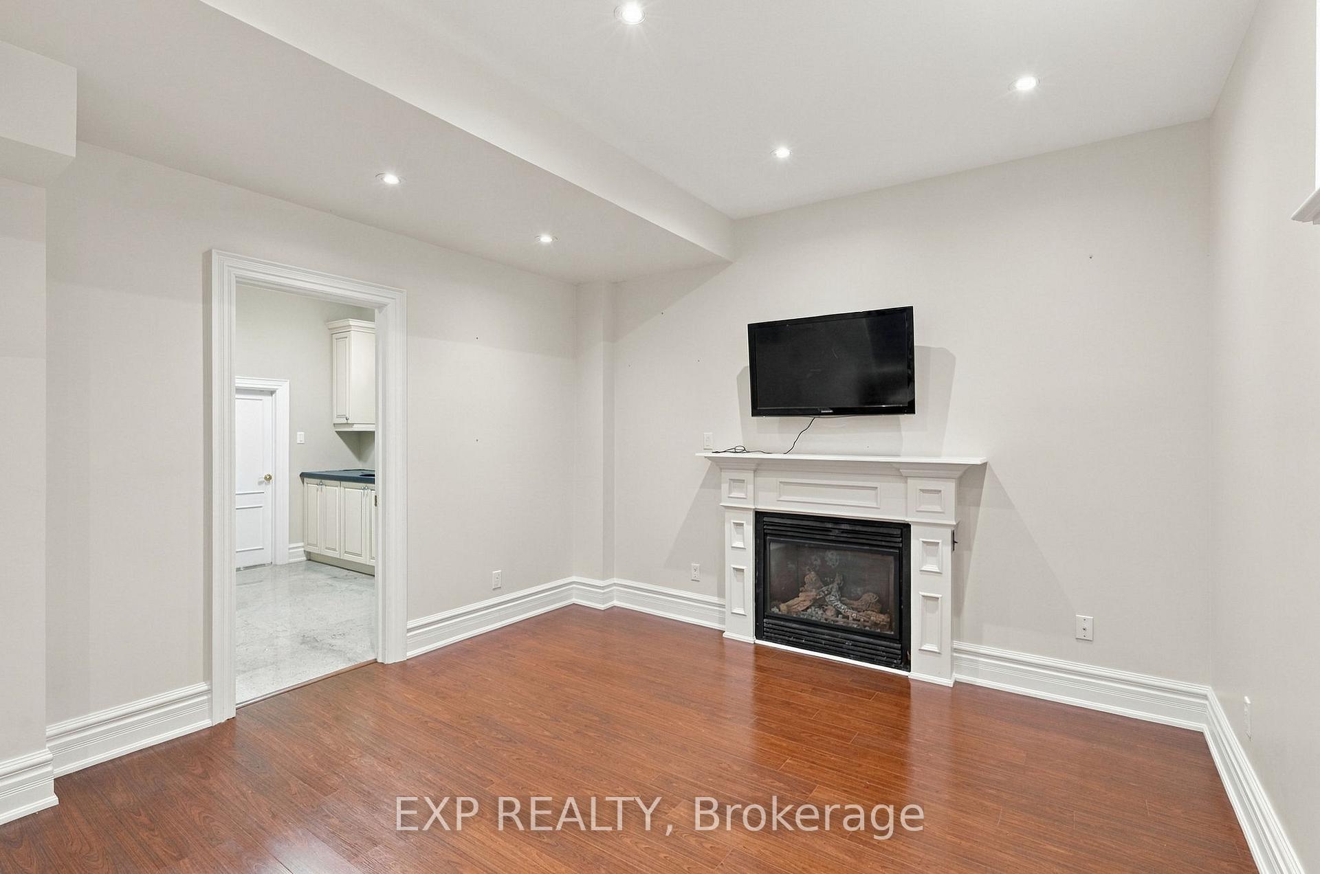Photo 23 of 412 Manhattan Drive, Markham, Unionville — HOMEH