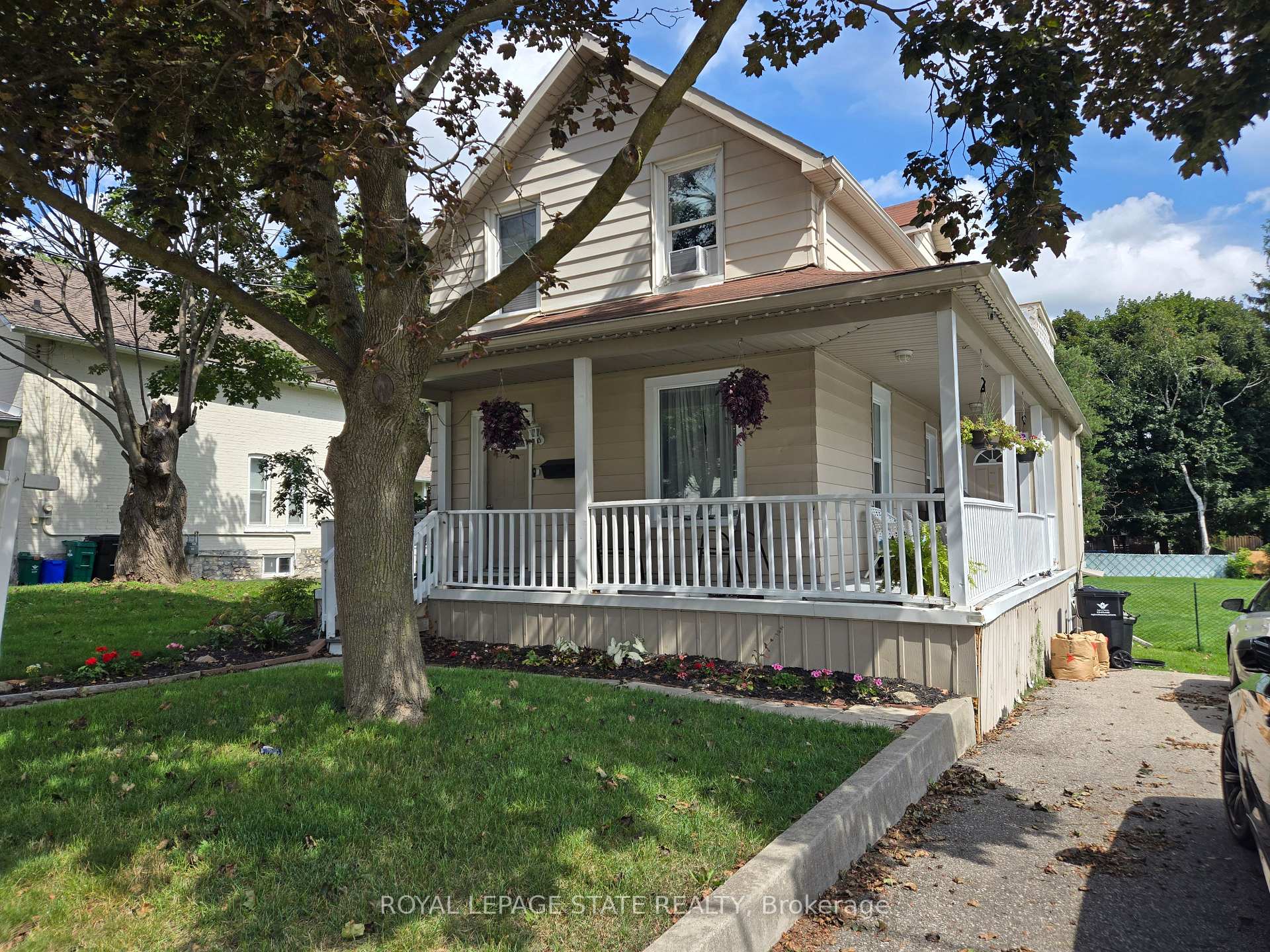 Photo of 841 Duke Street