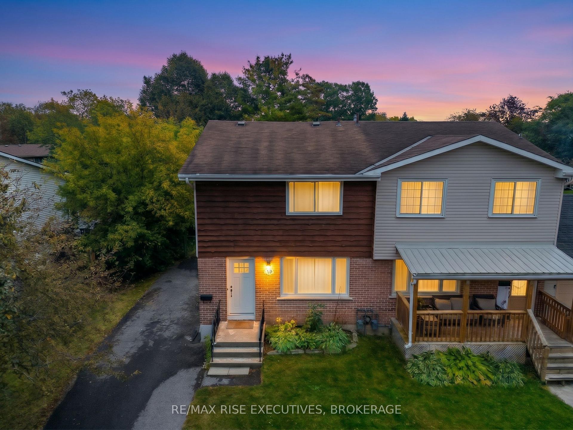Photo 2 of 18 Carriage Court, Kingston, Rideau — HOMEH