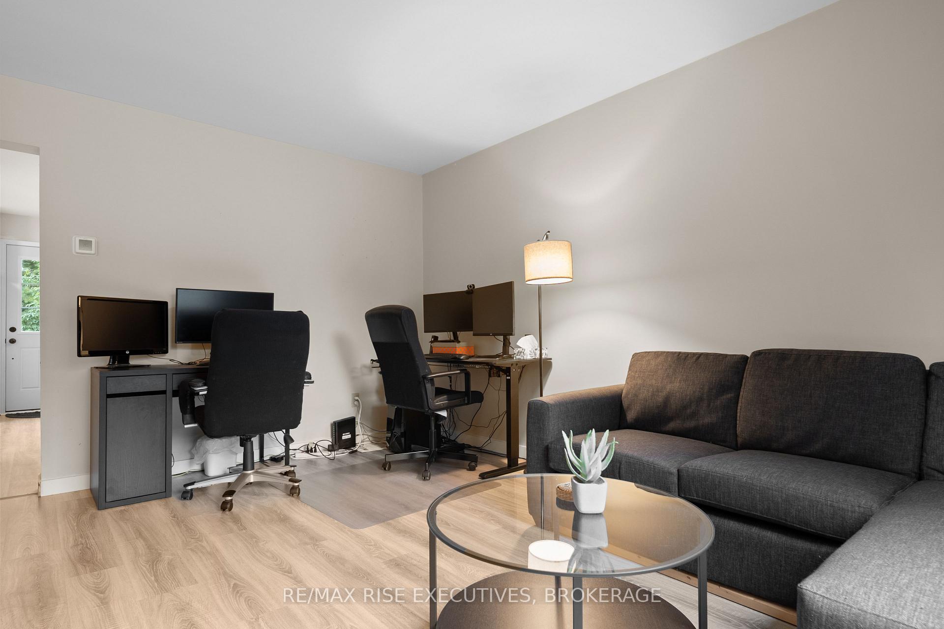 Photo 7 of 18 Carriage Court, Kingston, Rideau — HOMEH