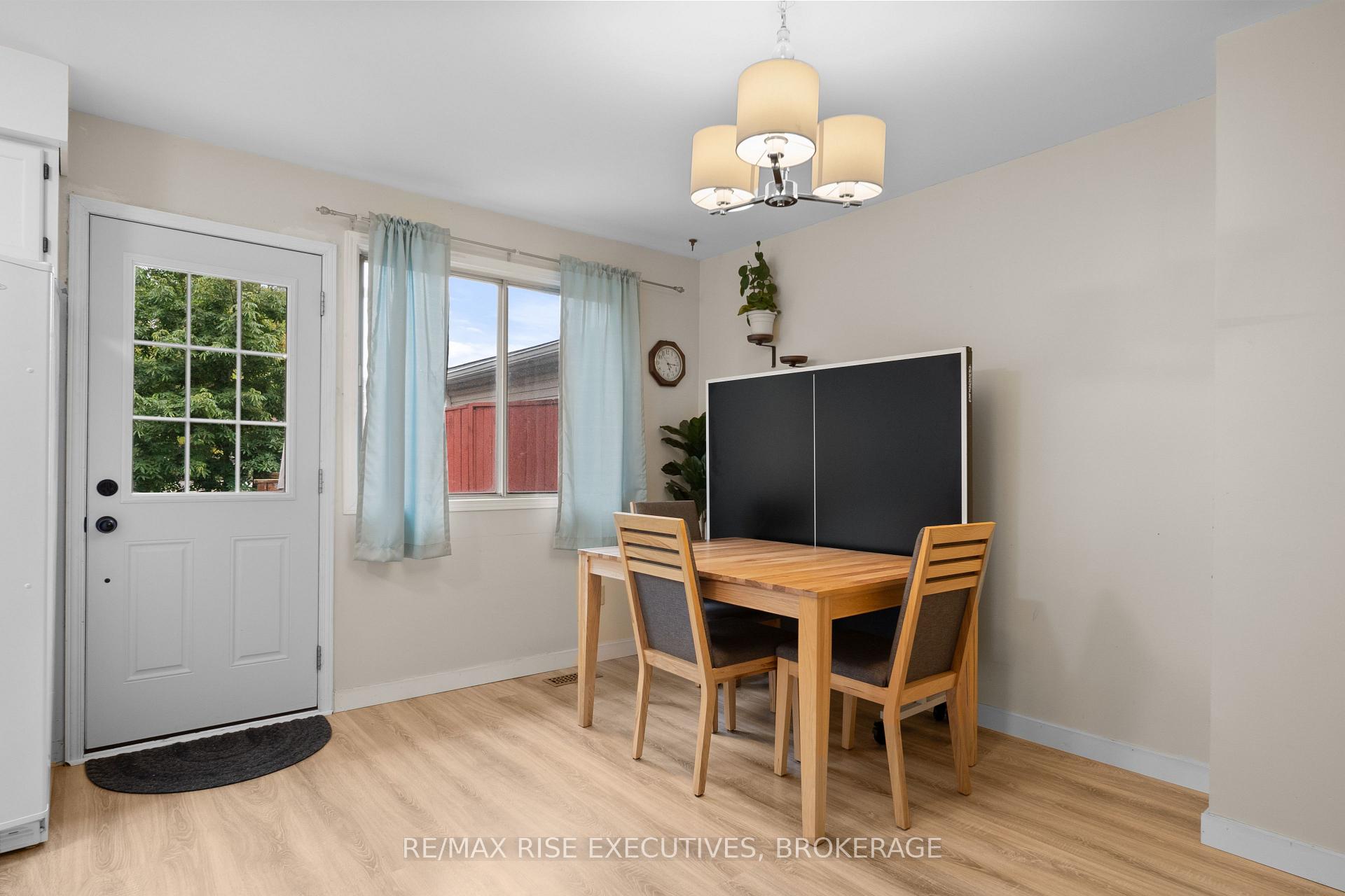 Photo 11 of 18 Carriage Court, Kingston, Rideau — HOMEH