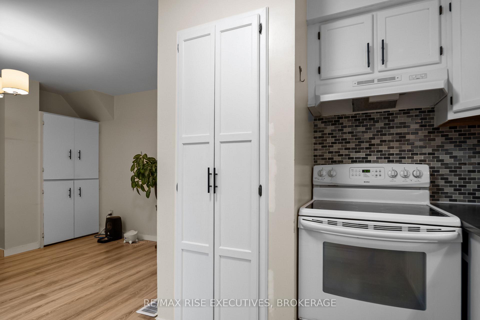 Photo 17 of 18 Carriage Court, Kingston, Rideau — HOMEH
