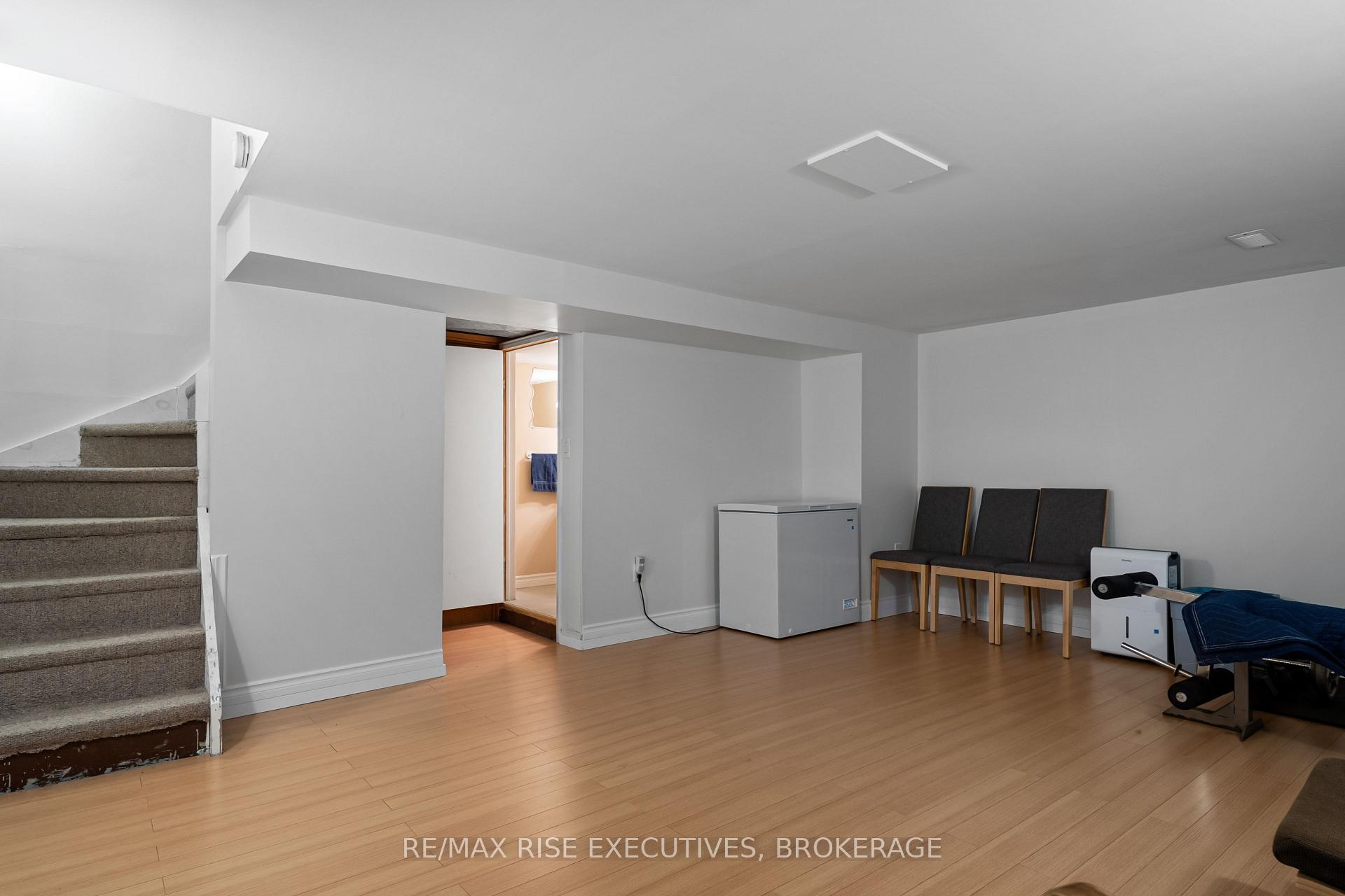 Photo 30 of 18 Carriage Court, Kingston, Rideau — HOMEH