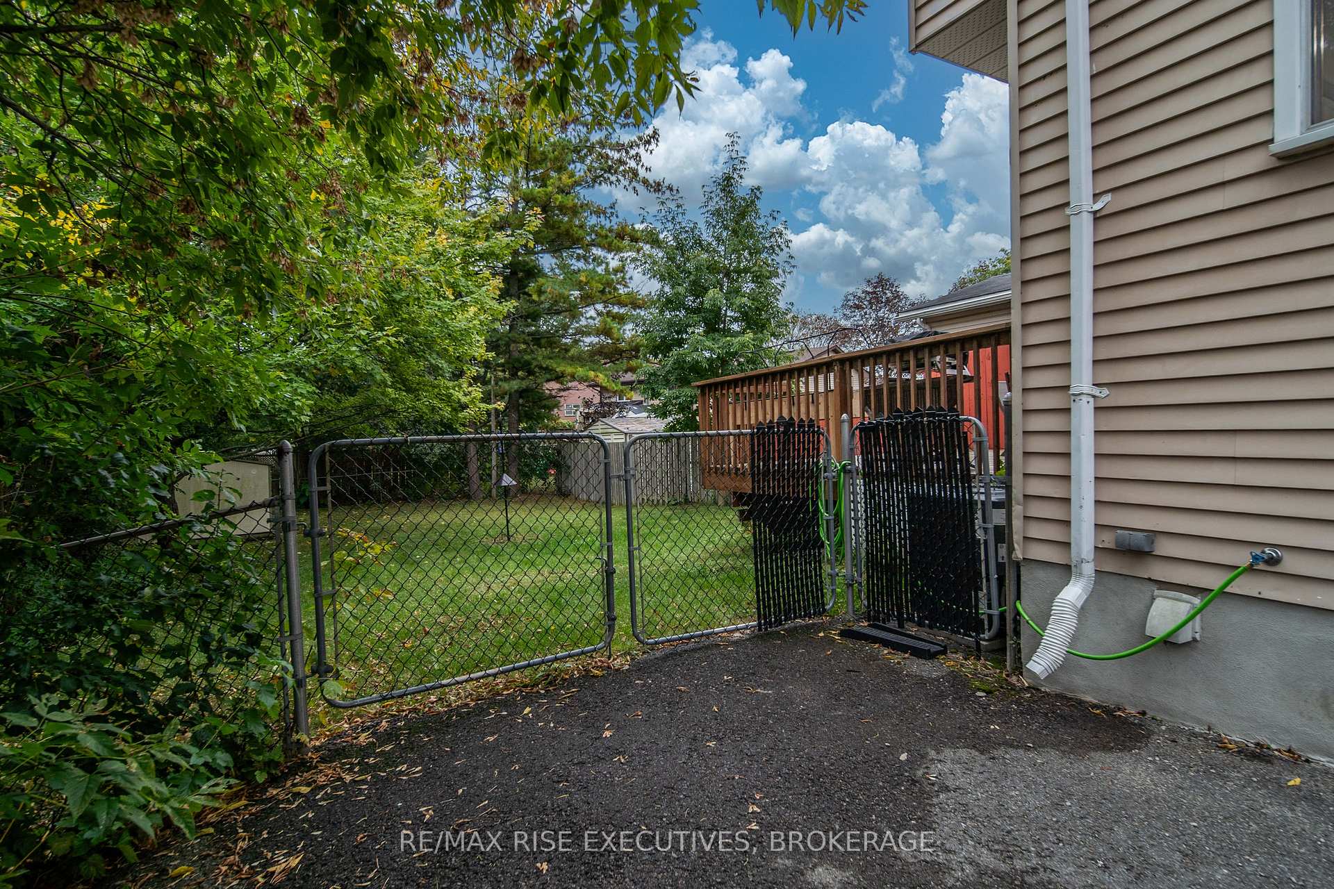 Photo 40 of 18 Carriage Court, Kingston, Rideau — HOMEH