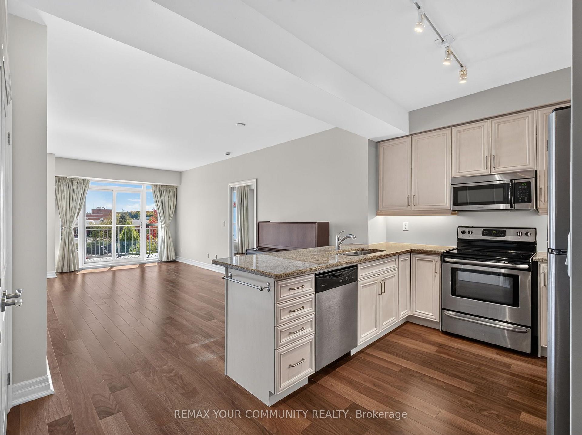 Photo 3 of Unit 306, 180 John Way, Aurora, Bayview Wellington — HOMEH