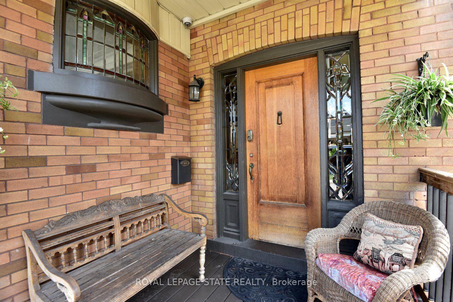 Photo 3 of 70 Kensington Avenue N, Hamilton, Crown Point — HOMEH