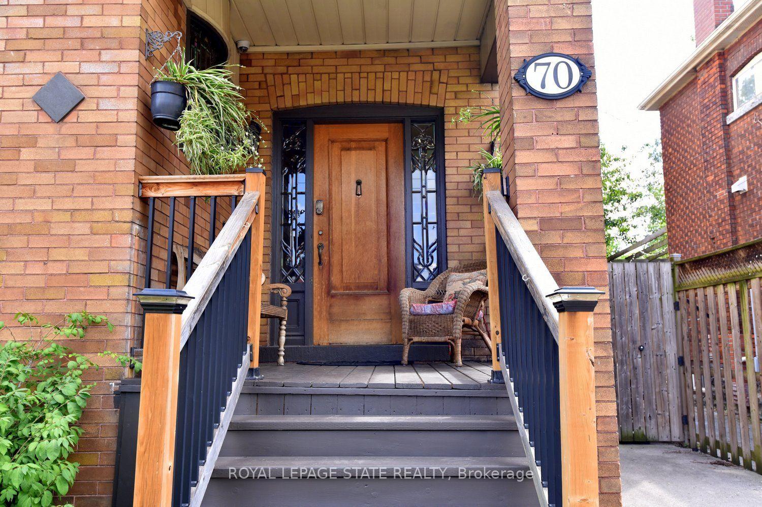 Photo 5 of 70 Kensington Avenue N, Hamilton, Crown Point — HOMEH