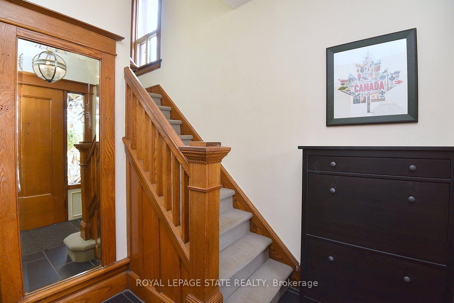 Photo 7 of 70 Kensington Avenue N, Hamilton, Crown Point — HOMEH