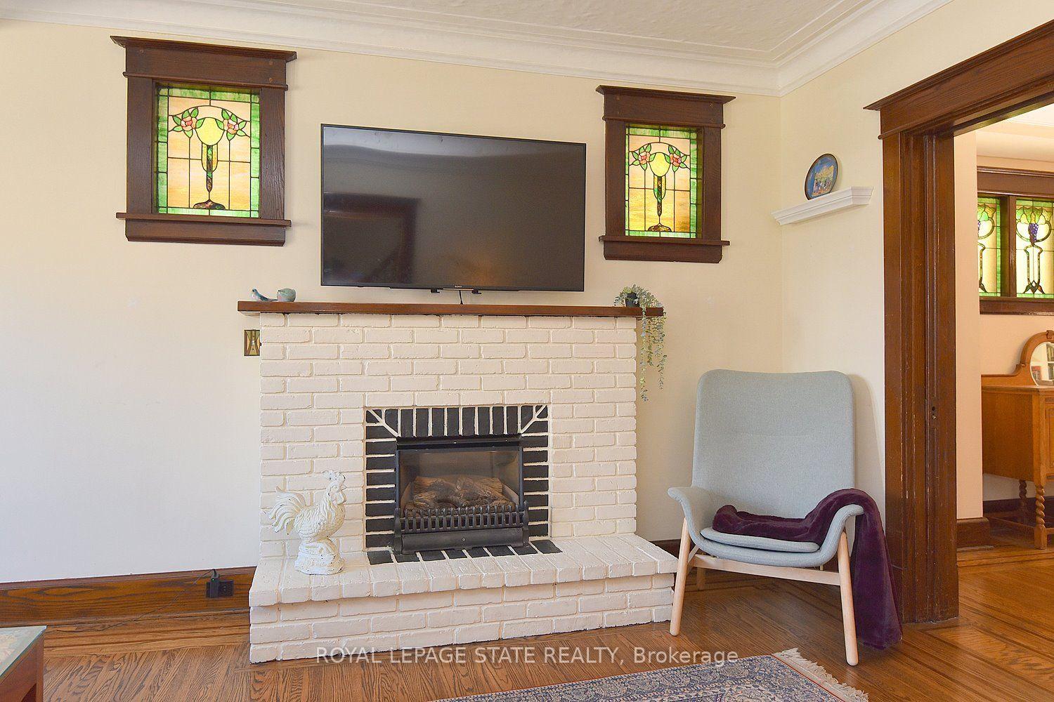 Photo 10 of 70 Kensington Avenue N, Hamilton, Crown Point — HOMEH