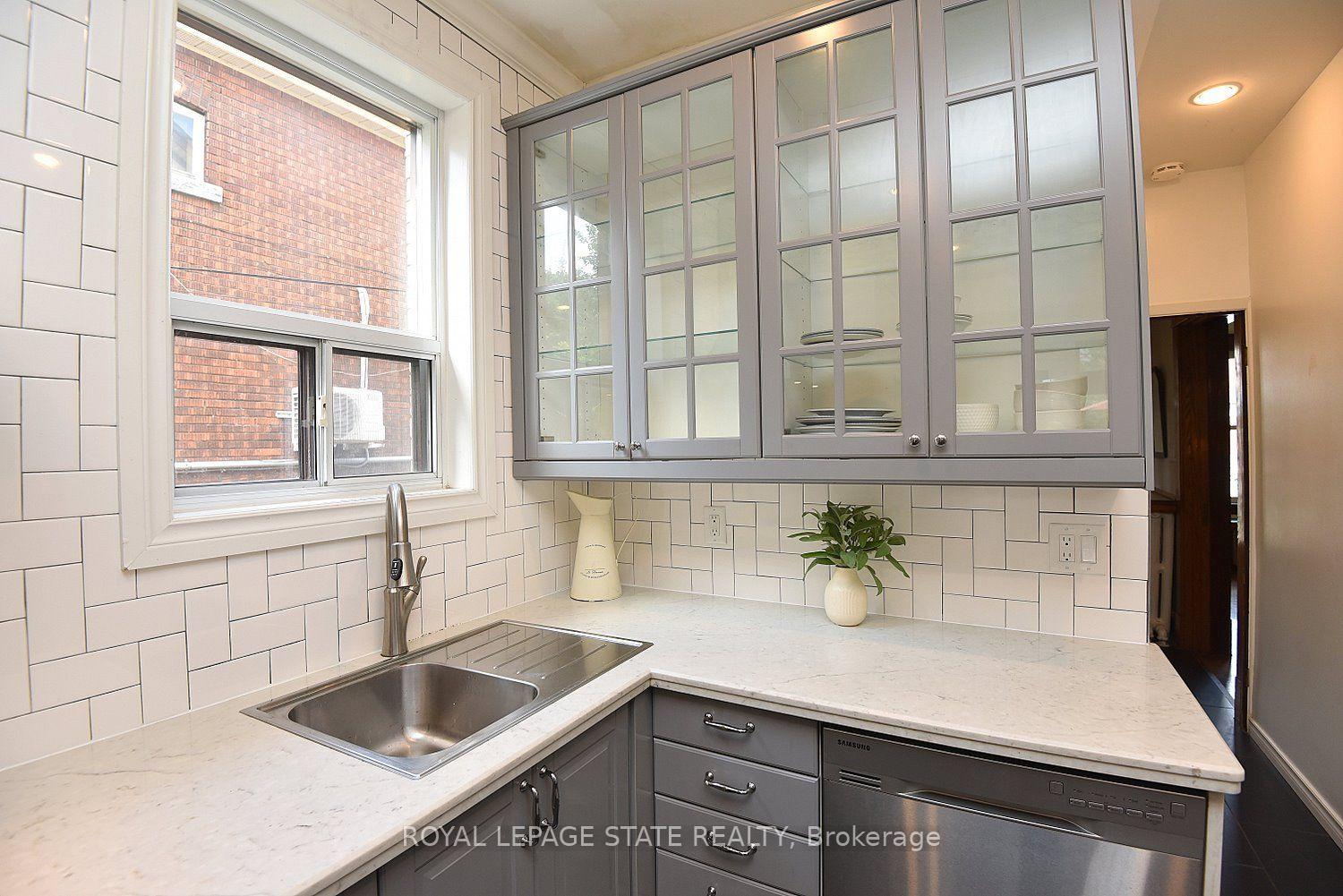 Photo 21 of 70 Kensington Avenue N, Hamilton, Crown Point — HOMEH