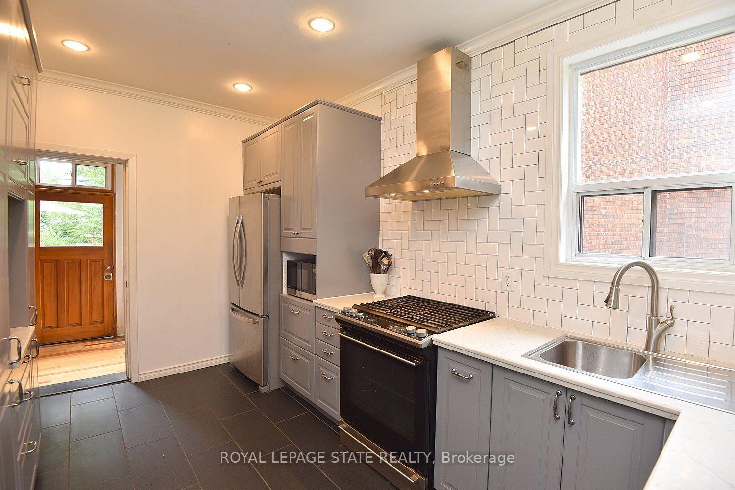 Photo 22 of 70 Kensington Avenue N, Hamilton, Crown Point — HOMEH