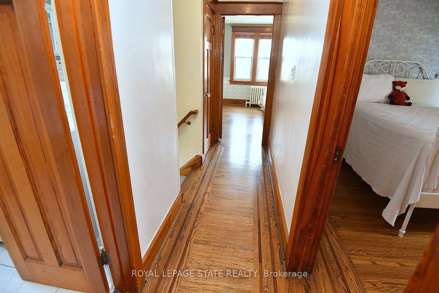 Photo 25 of 70 Kensington Avenue N, Hamilton, Crown Point — HOMEH