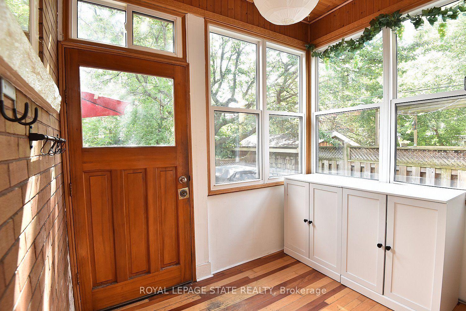 Photo 27 of 70 Kensington Avenue N, Hamilton, Crown Point — HOMEH
