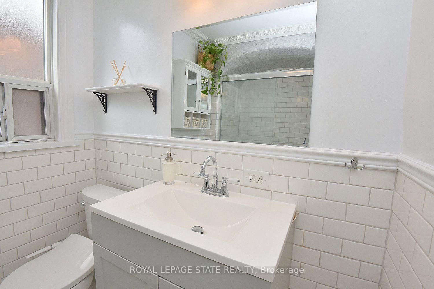 Photo 35 of 70 Kensington Avenue N, Hamilton, Crown Point — HOMEH