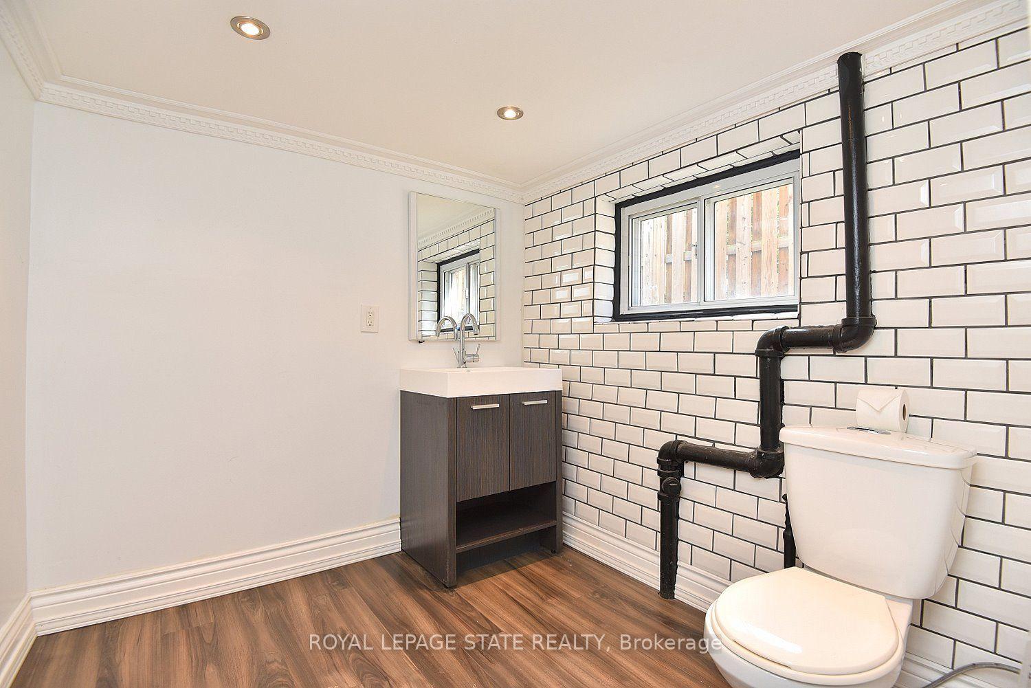 Photo 38 of 70 Kensington Avenue N, Hamilton, Crown Point — HOMEH